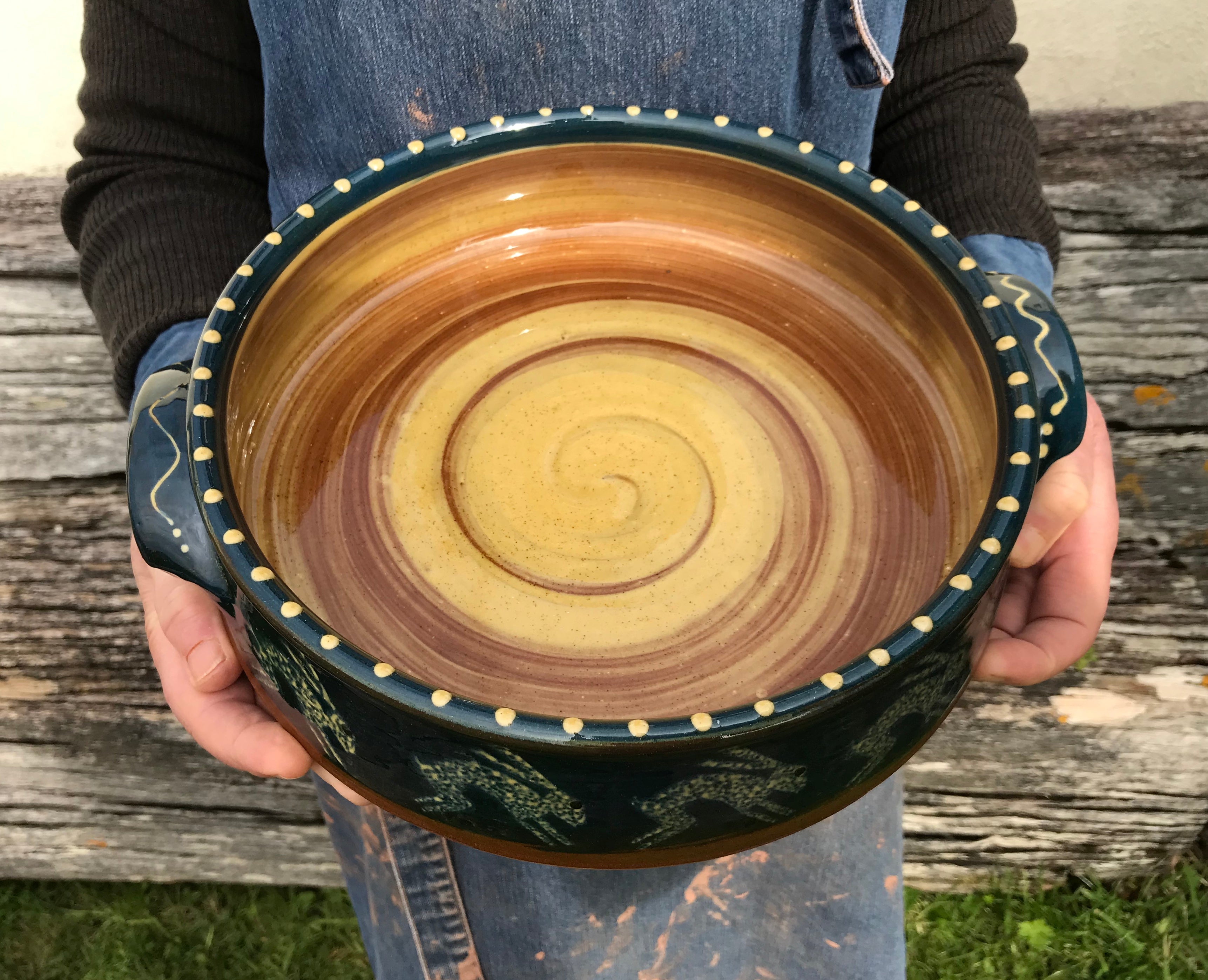 Large Dark Blue Hare Pie Dish with Handles