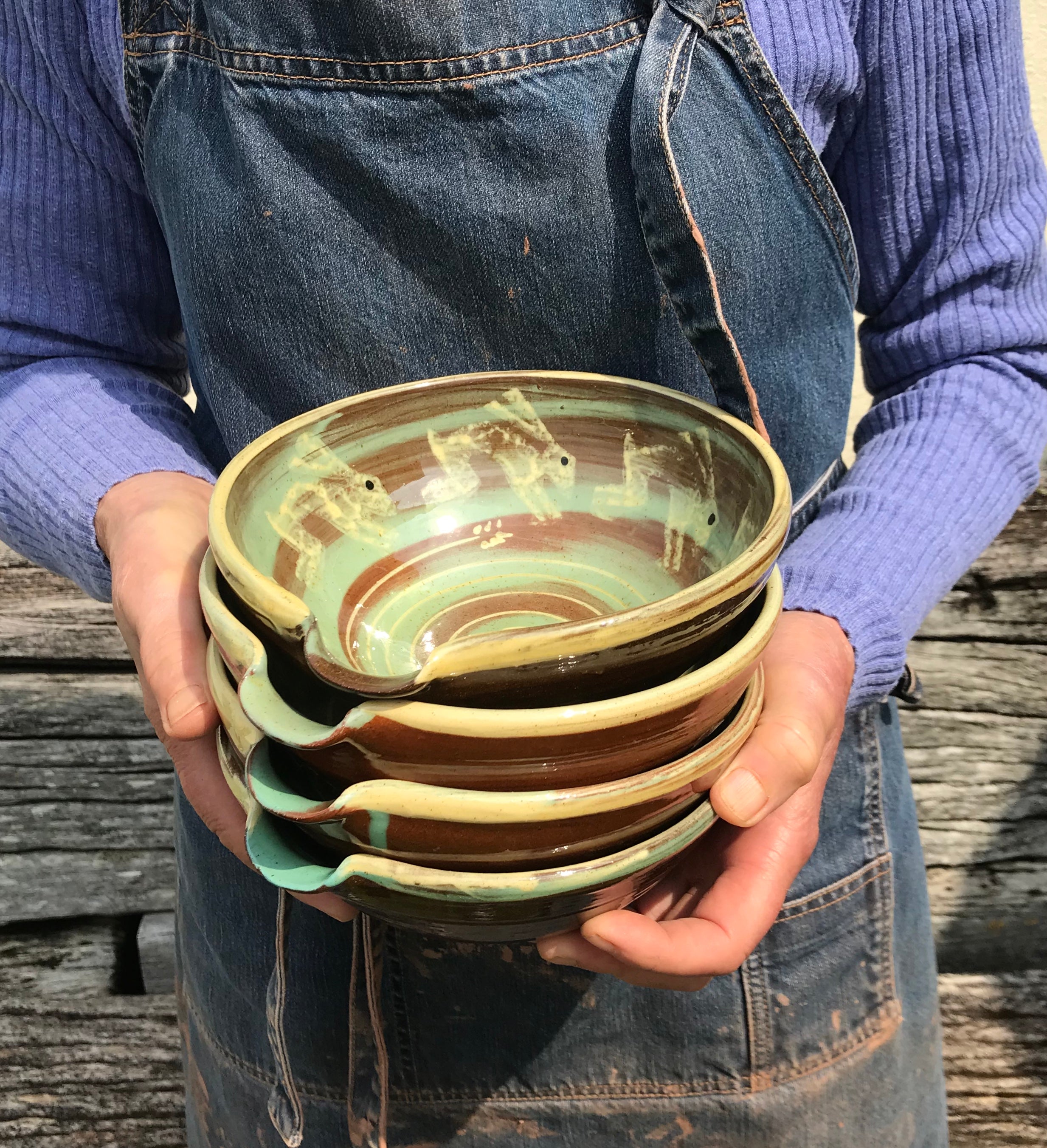 Turquoise Pouring Bowl with Hare