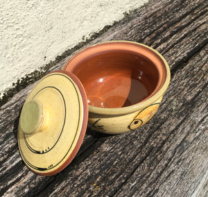 Cream Fat Fish Lidded Pot