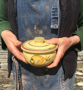 Cream Fat Fish Lidded Pot