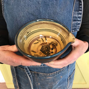Cream Crab Pouring Bowl