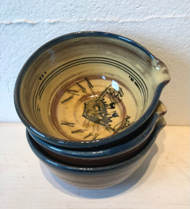 Cream Crab Pouring Bowl