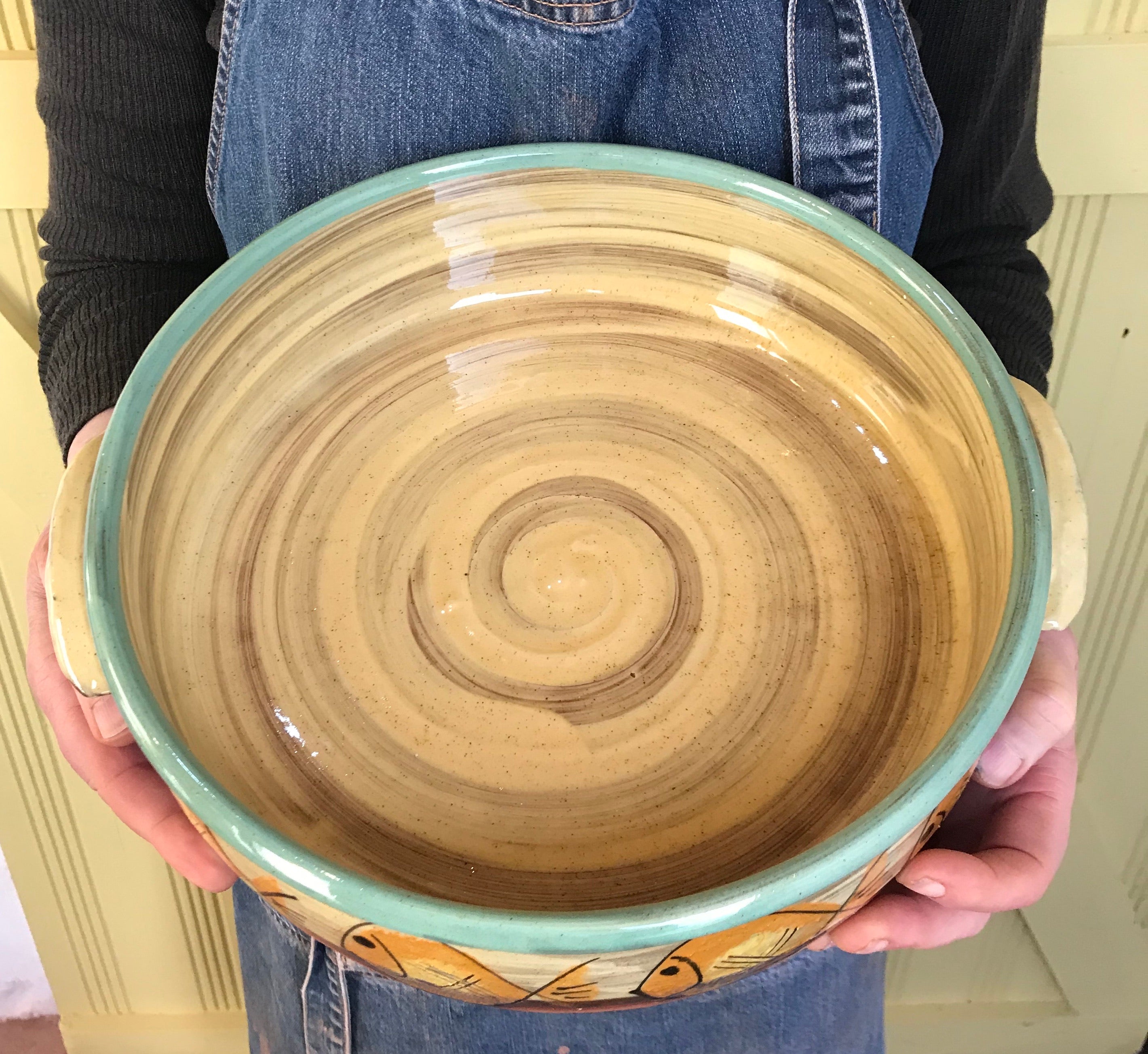 Large Pie Dish with Fat Fish